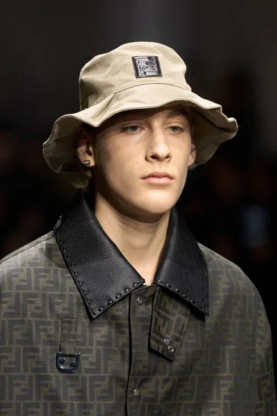 Look 67